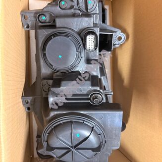 Lampa przednia prawa halogenowa Ciemna 68085416AF - 4