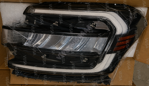Lampa przednia lewa  LED NL1Z13008D