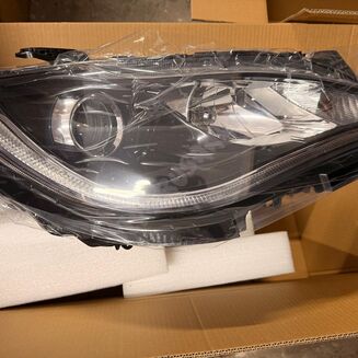 Lampa przednia lewa Xenon ciemna Led DRL 68370847AD - 2