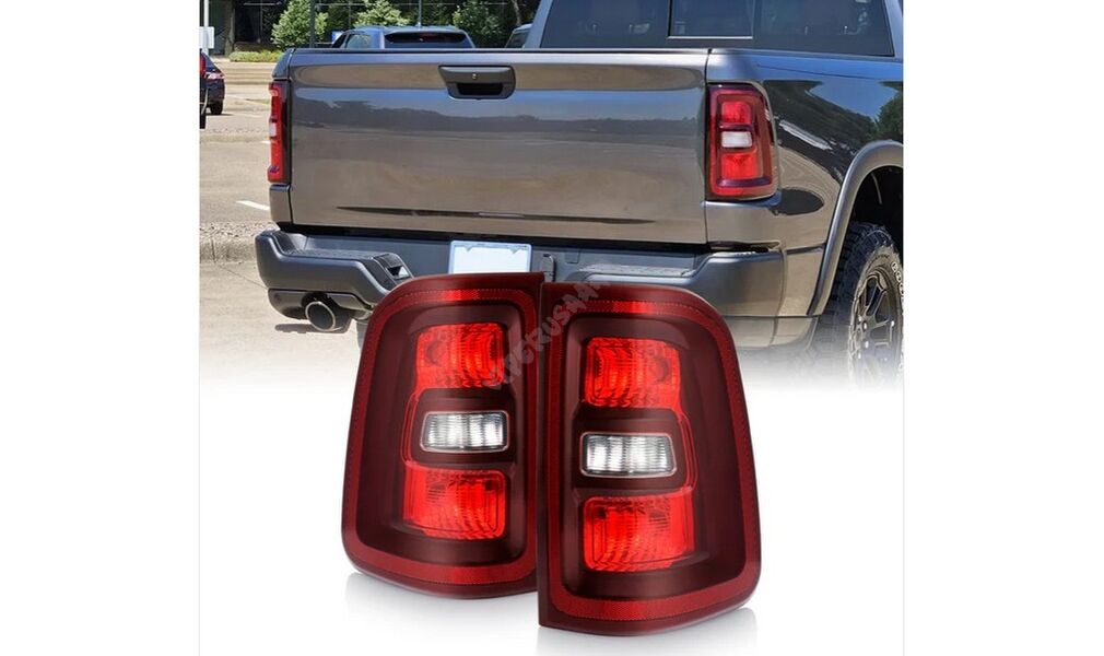 Lampa tył prawa + lewa 68531047AA+ 68531046AA