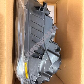 Lampa przednia lewa + prawa Xenon 68085419AG 68085418AG - 2