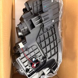 Lampa przednia prawa Xenon 68085418AG - 3